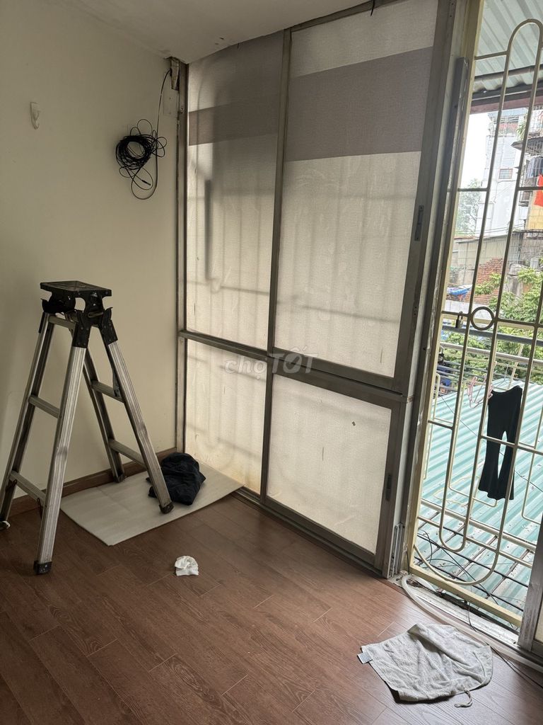Rent the main owner of Wing Lake near Tai-Sheng