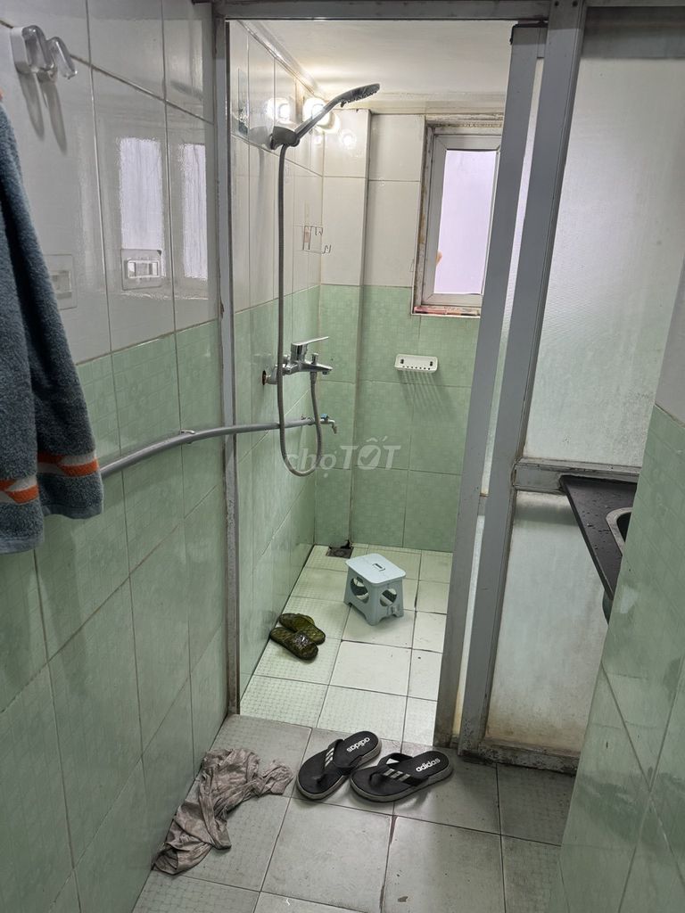 Rent the main owner of Wing Lake near Tai-Sheng