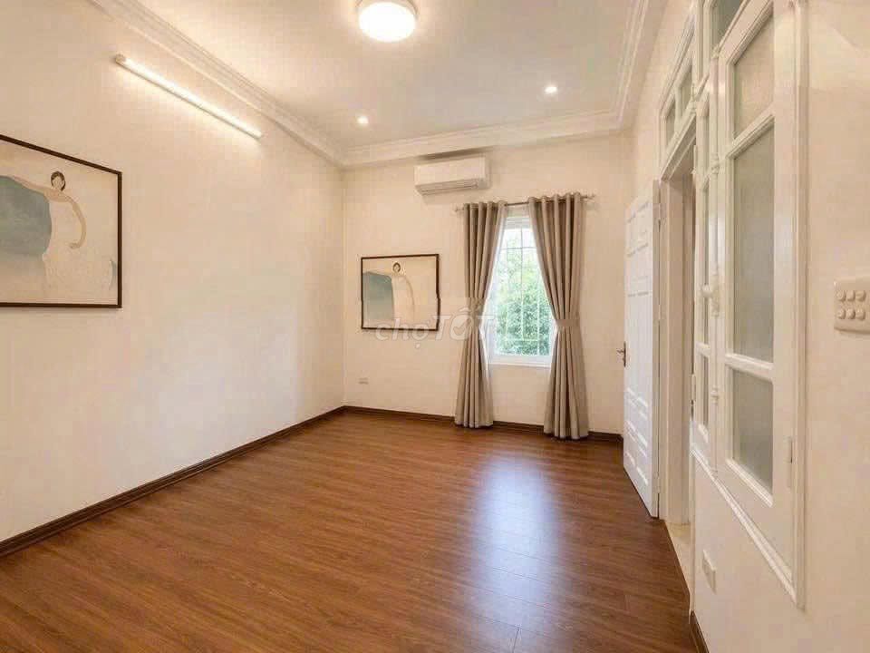 Rent a Swiss house, 80 meters x 3 floors, full stuff, 15 million a month