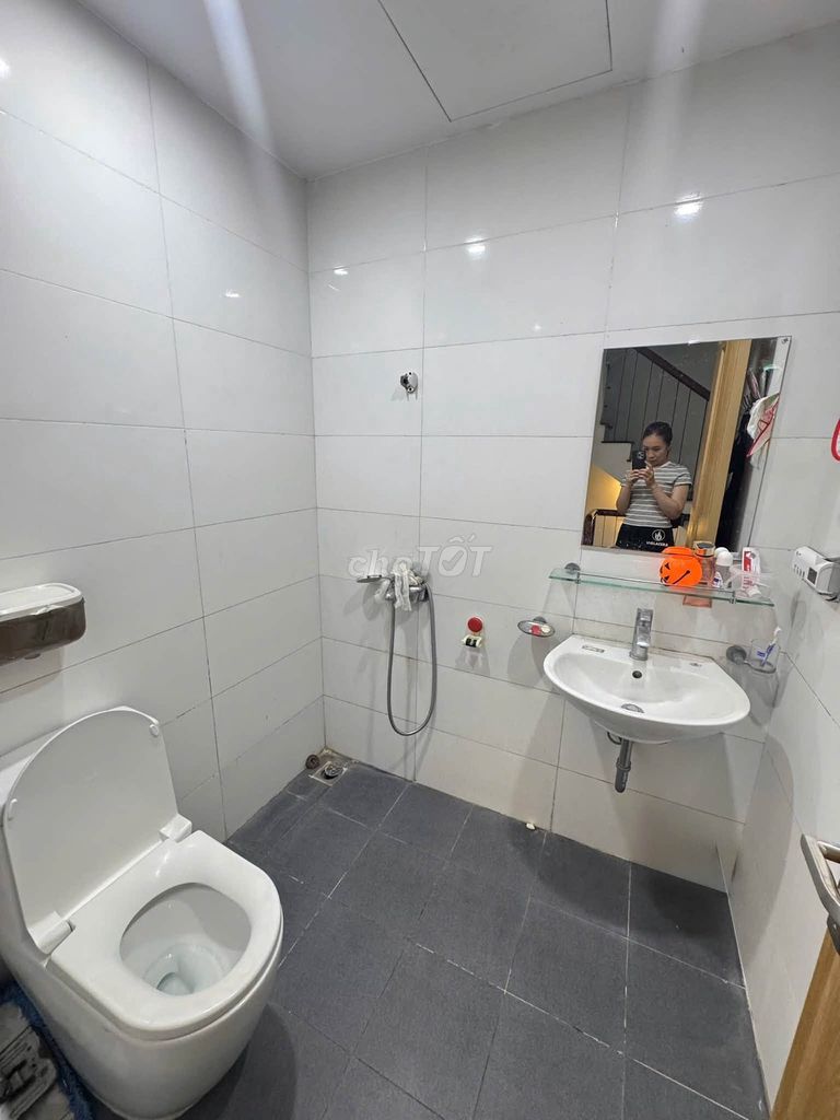 Rent two floors of Vin2 near the center.