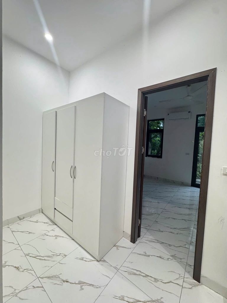 Rent two floors of Vin2 near the center.