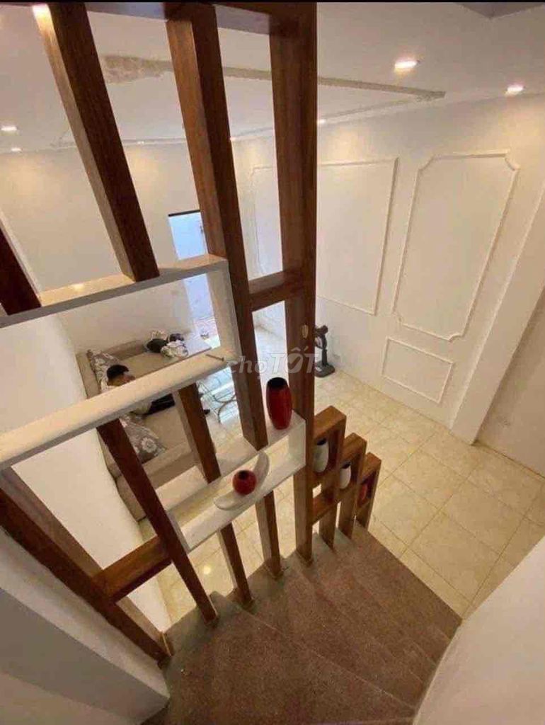 Trương Định Main House. 33 m2 x 4 floors. It's full of beautiful furniture.