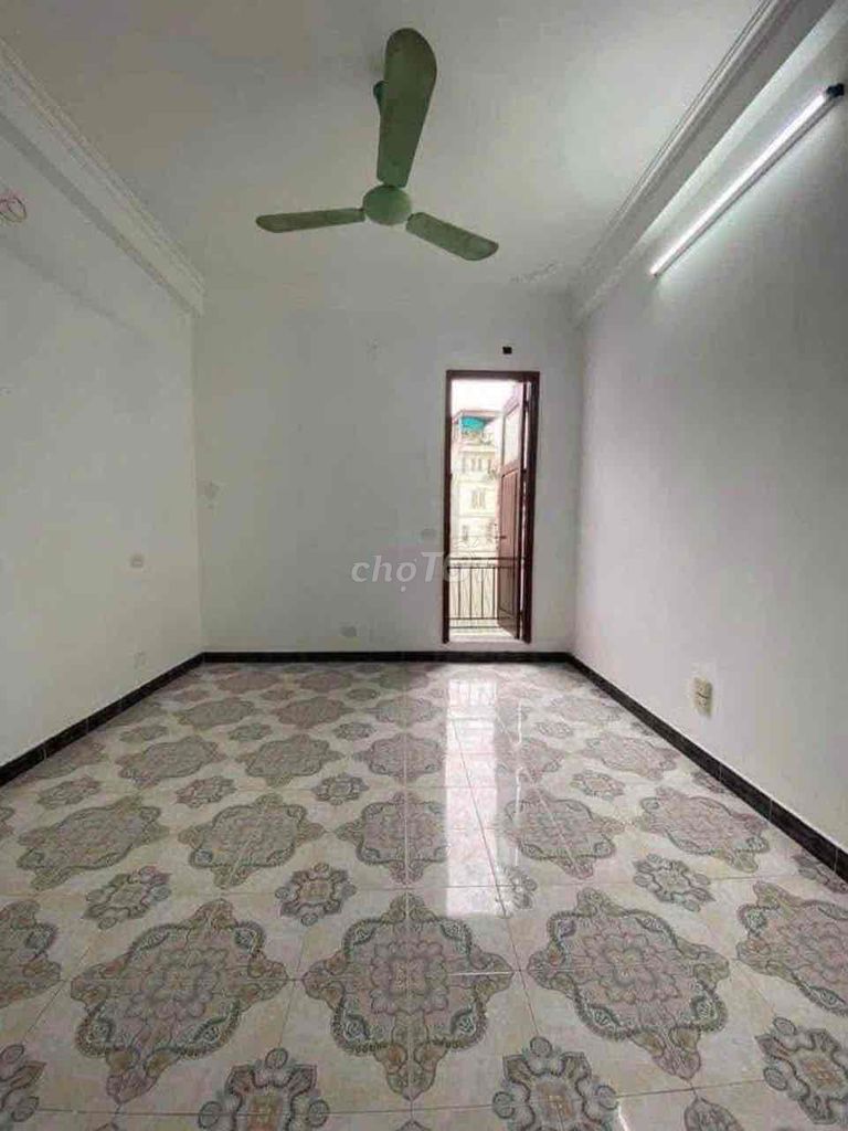 Trương Định Main House. 33 m2 x 4 floors. It's full of beautiful furniture.