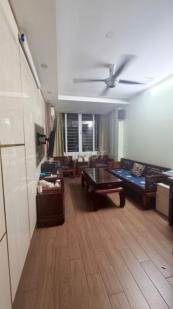 The owner rented four and a half stories near Cầu vượt Mai Dịch.