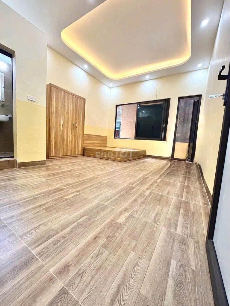 Rent the original house 35 meters x 3 floors, 3 bedrooms, Đội Cấn, Ba Đình