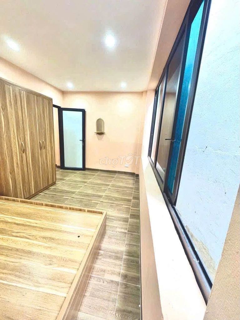 Rent the original house 35 meters x 3 floors, 3 bedrooms, Đội Cấn, Ba Đình