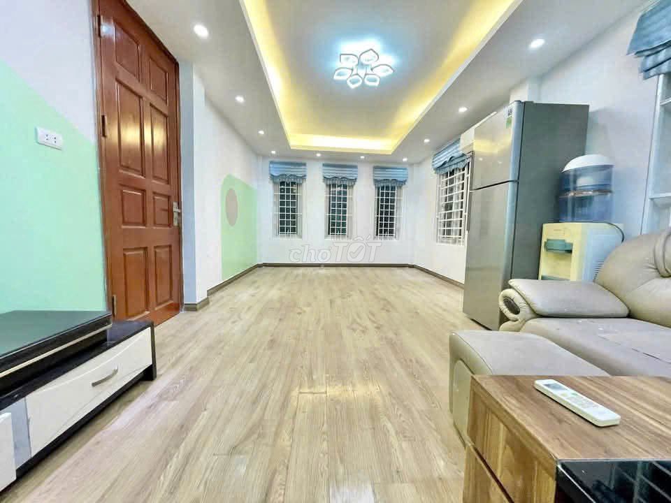Rent a five-size Hoàng Mai, full interior, 12.8 million.