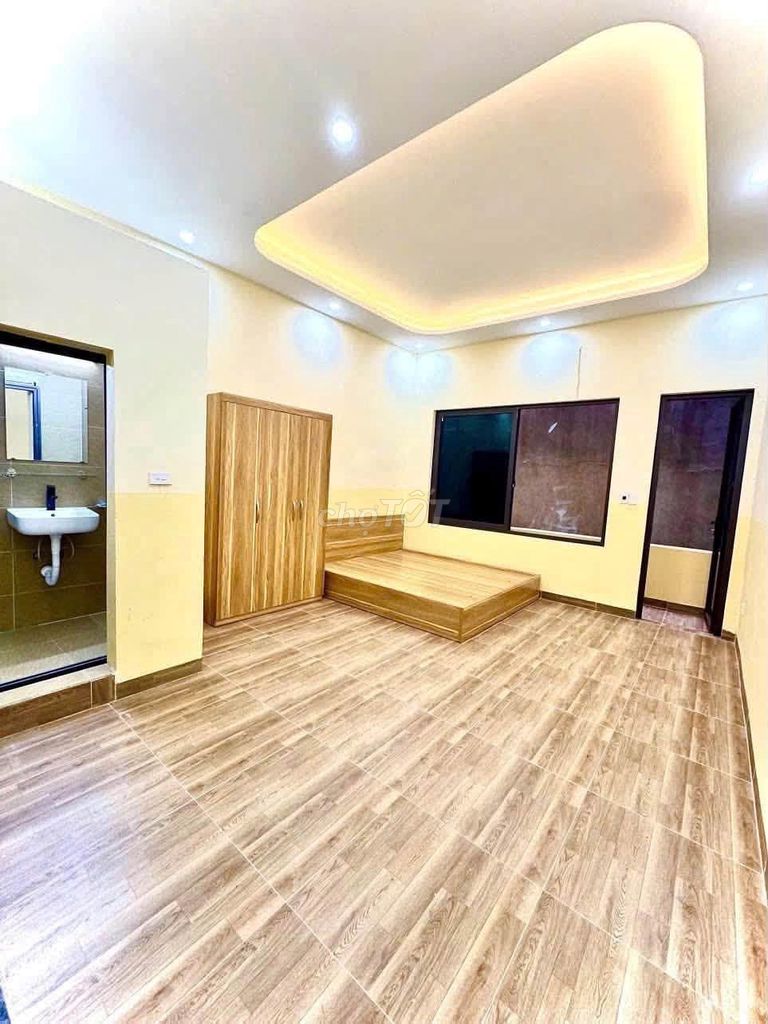 Rent the original house 35 meters x 3 floors, 3 bedrooms, Đội Cấn, Ba Đình
