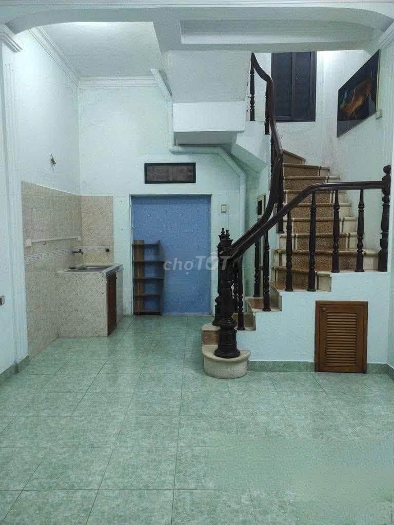 Rent a 30 m2 x 3 floors, 2 bedrooms, Ngọc Hà, Ba Đình