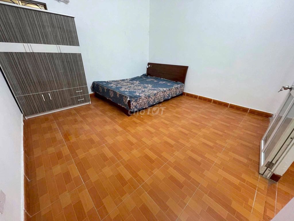 Rent his own house 35 meters x 3 floors, 0-5 Láng Đống Đa