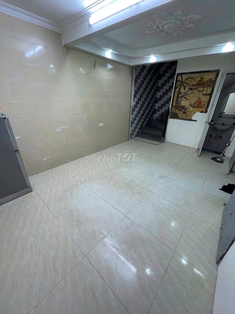 Rent his own house 35 meters x 3 floors, 0-5 Láng Đống Đa