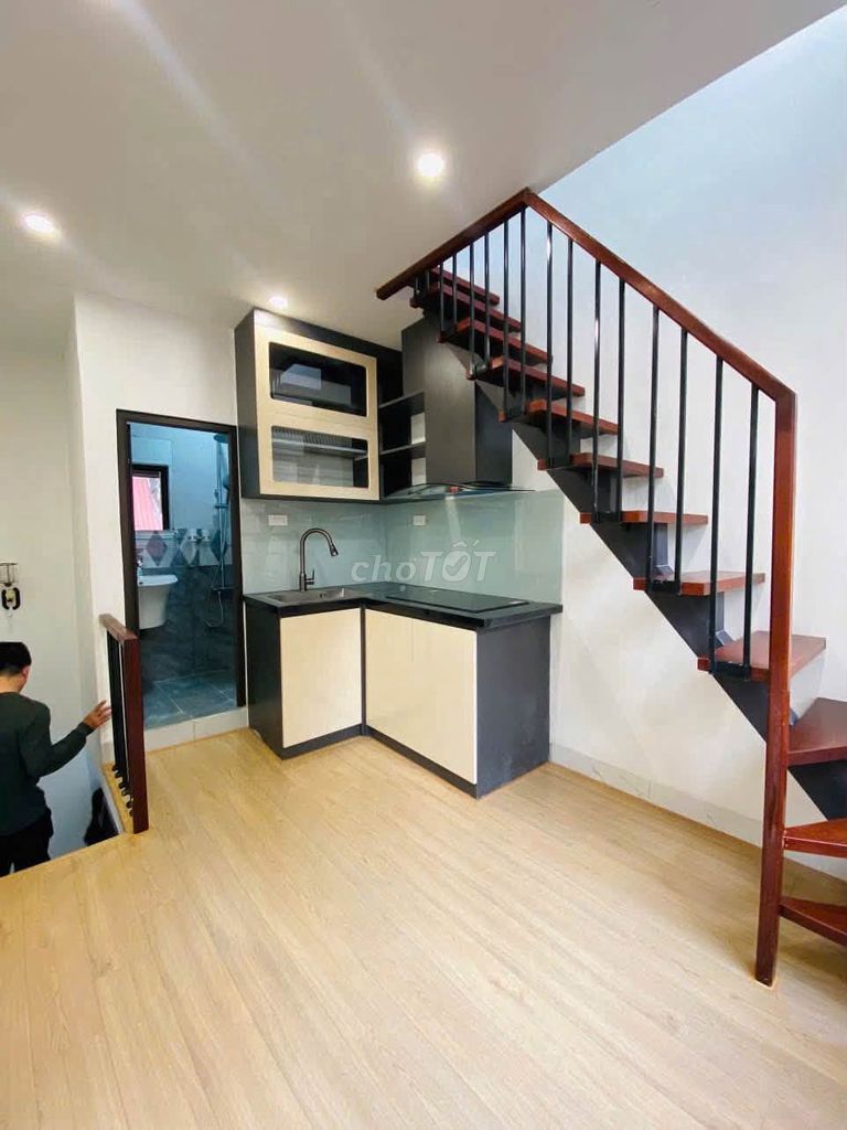 Rent Ngõ 179 Hoàng Hoa Thám, Ba Đình, Hanoi
