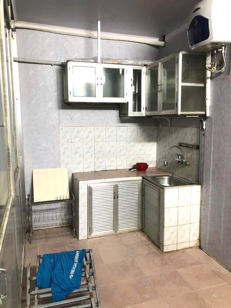 Rent 4 Kim Mã, 40 meters, and everything, 5.5 million.