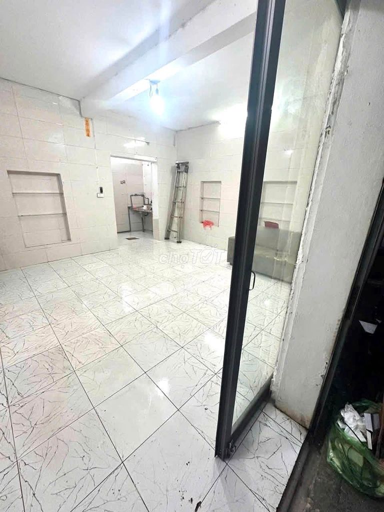 Rent your own home 40 meters 2 Lạc Long Quân, 2 stories
