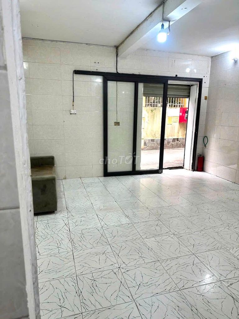 Rent your own home 40 meters 2 Lạc Long Quân, 2 stories