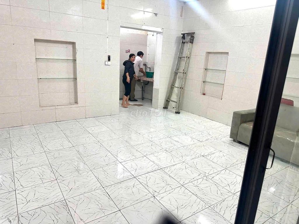Rent your own home 40 meters 2 Lạc Long Quân, 2 stories
