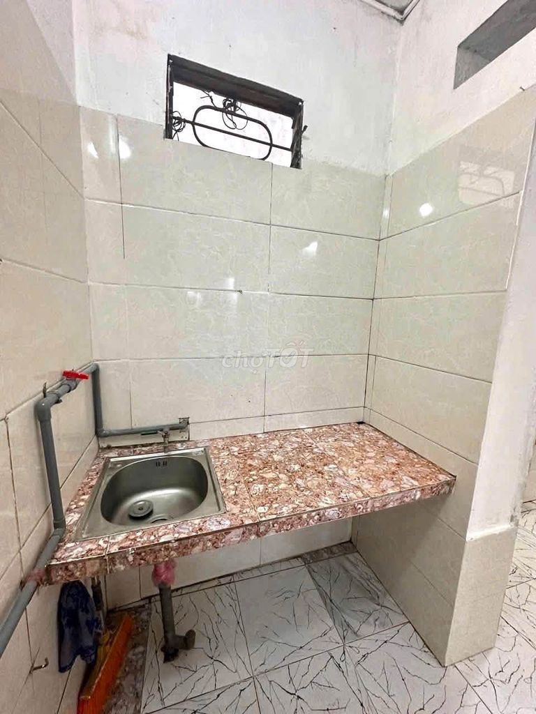 Rent your own home 40 meters 2 Lạc Long Quân, 2 stories