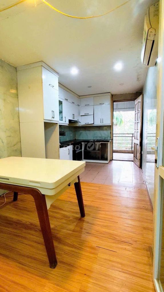 Rent the original Hoàng Hoa Thám, Ba Đình, 8 million.