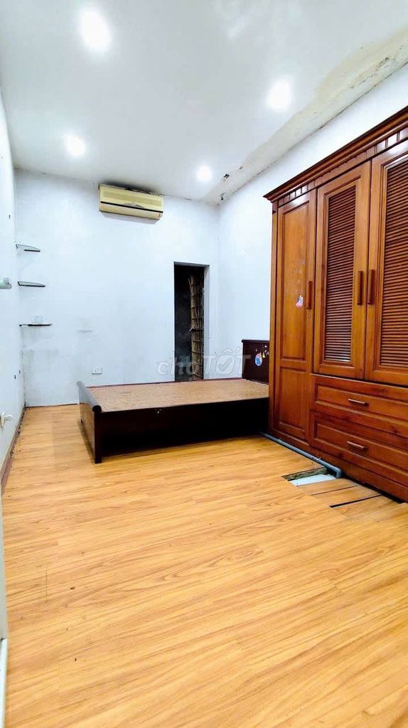 Rent the original Hoàng Hoa Thám, Ba Đình, 8 million.