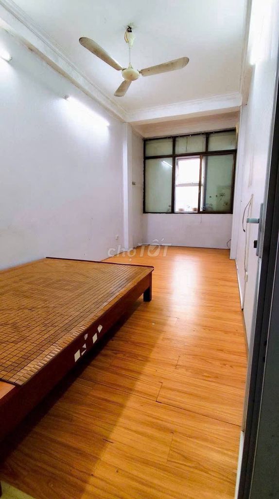 Rent the original Hoàng Hoa Thám, Ba Đình, 8 million.