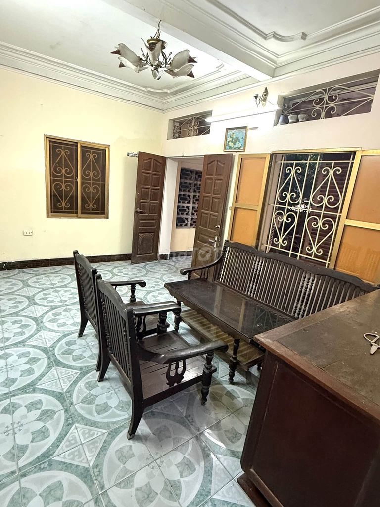 Rent the entire IX Đội Cấn street, Ba Đình, 90 meters2, 10 million a month.