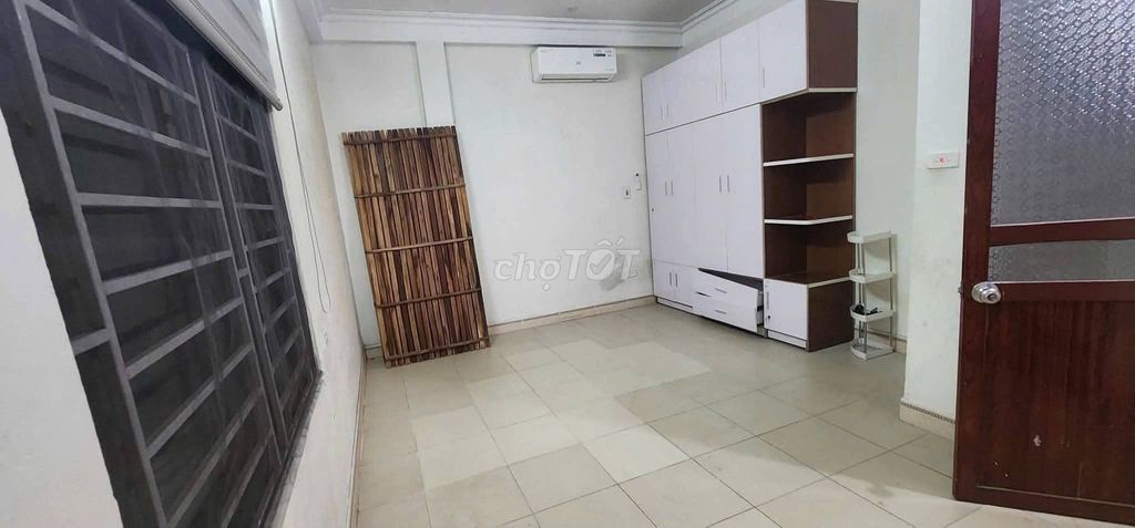 Rent Ngõ 87 Láng Hạ, Đống Đa, 50 m2 x 3 floors, 13 million a month