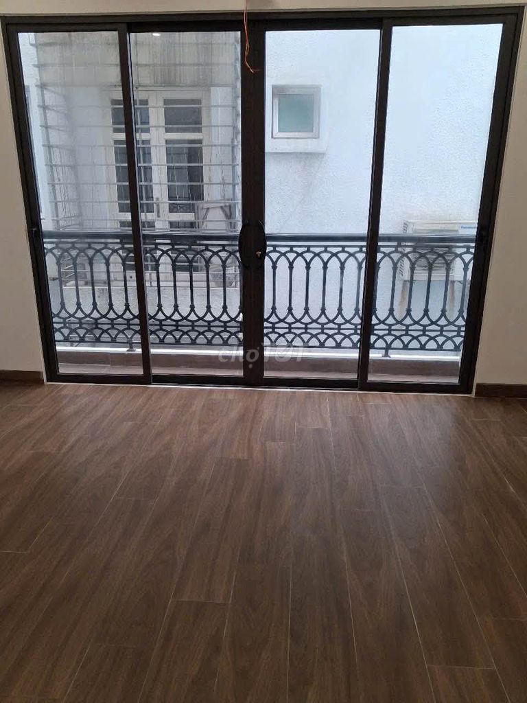 Rent a building at 89 Lạc Long Quân, Cầu Giấy, elevator two.