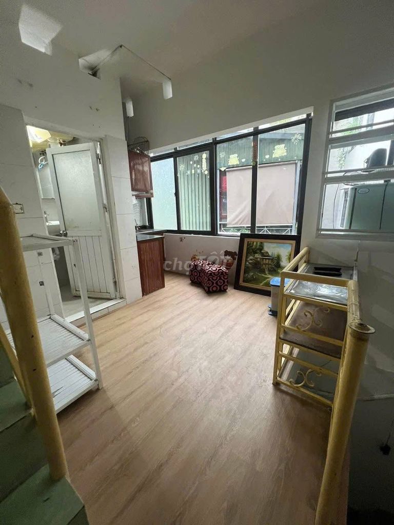 Rent 318 La Thành, 3 bedrooms, 8 million a month.