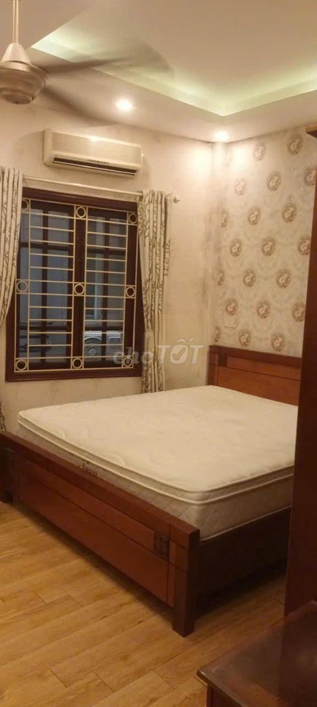 Rent the original house 30 m2 x 4 stories, Ngõ 13 Yên Hoà - Cầu Giấy