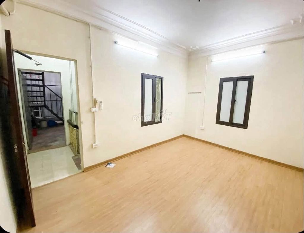 Rent a three-story European house, Tây Hồ, 50 meters per m/320.