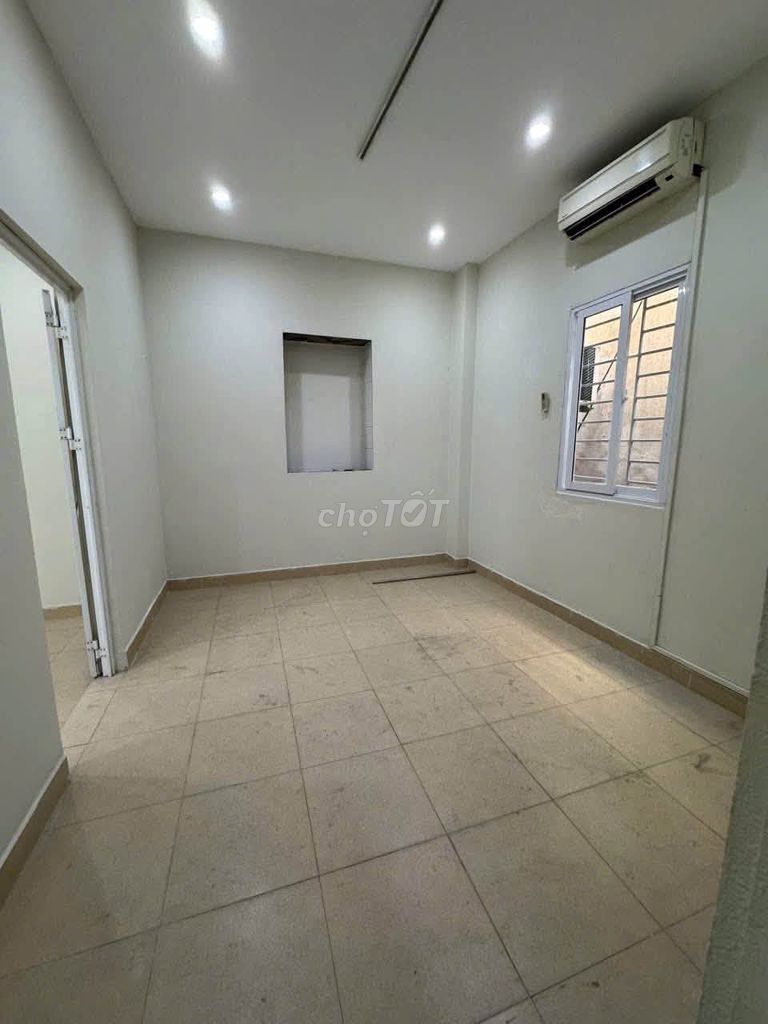 Rent the original Hoàng Hoa Thám, Ba Đình, 40 m2 x 2 floors
