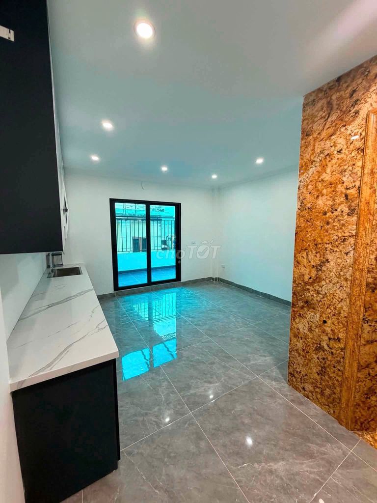 Rent the original house 35 meters x 5 floors plus tum, with elevators, Hoàn Kiếm