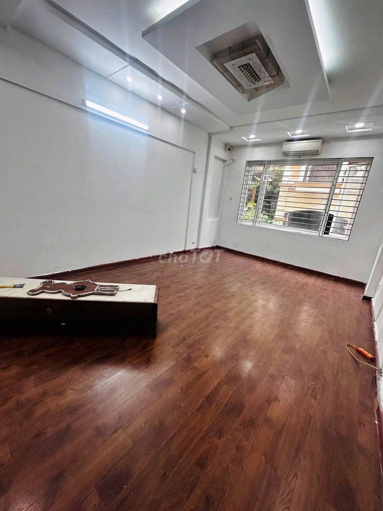 Rent a Trần Quốc Hoàn compound, Cầu Giấy, 65 meters x 5 floors