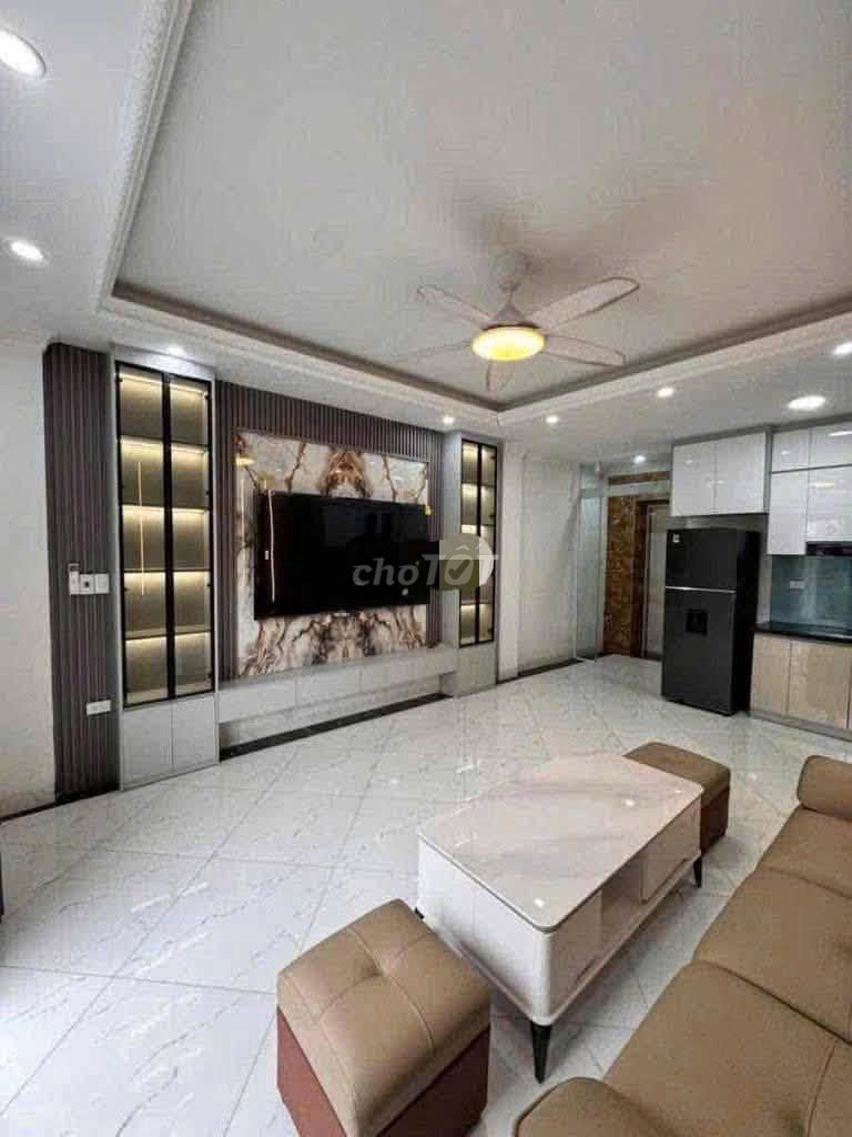Rent the original 40 meters x 7 floors, full furniture, parking car, West