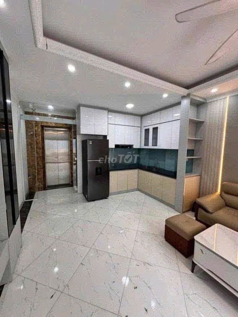 Rent the original 40 meters x 7 floors, full furniture, parking car, West