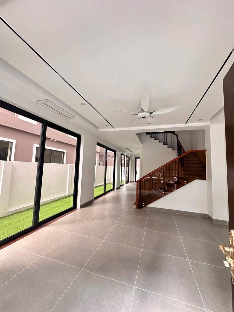 Renting Biển Xẻ Khe Street