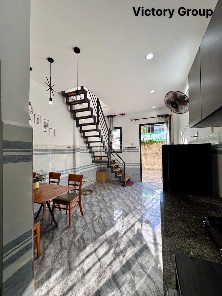 Rent Hoàng Quốc Việt Alley, 45 meters2, full interior.