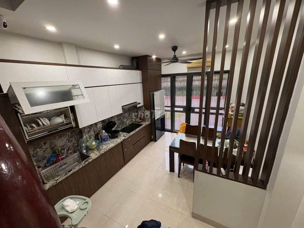 Yên Phụ square house, Tây Hồ, parking car, private yard, beautiful new home.