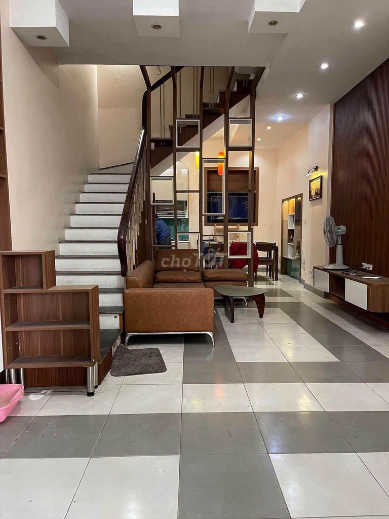 Rent the original Nguyễn Hữu Thọ flat Xmum, 50 m2 x 5 floors