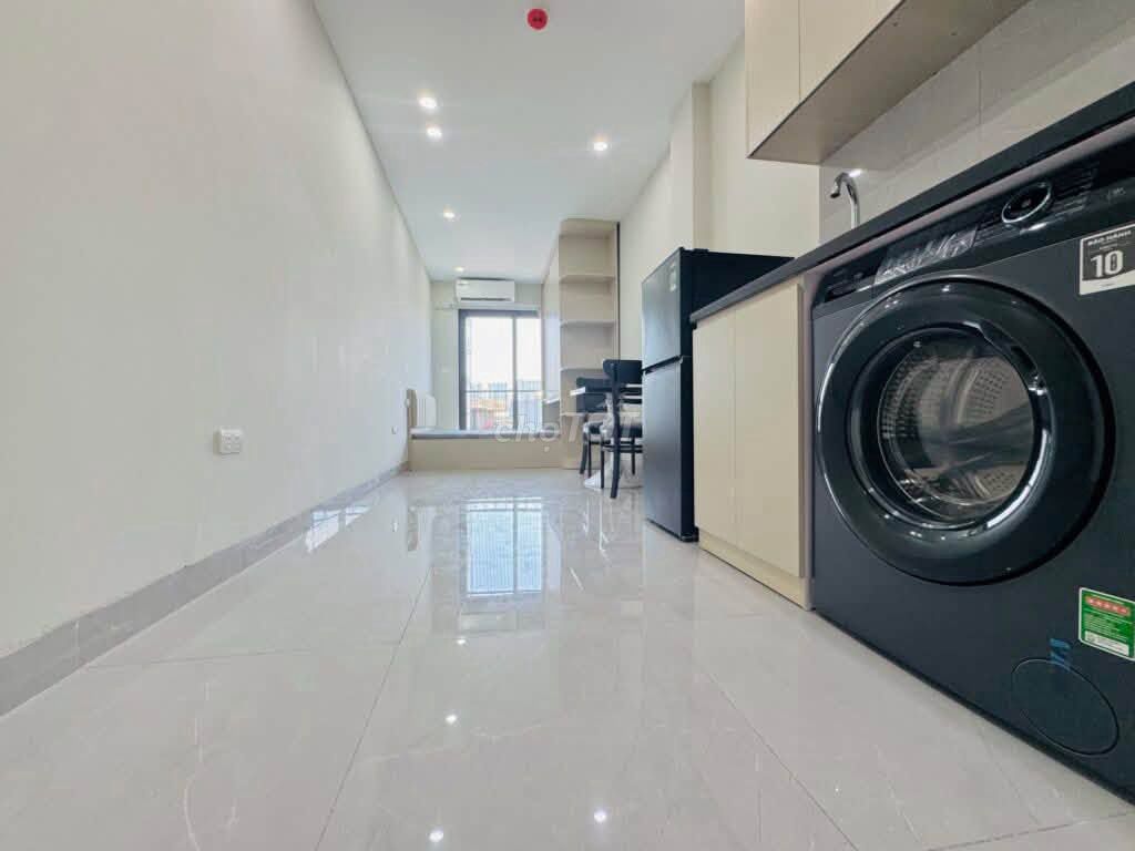New balcony full interior with Hoàng Mai elevator
