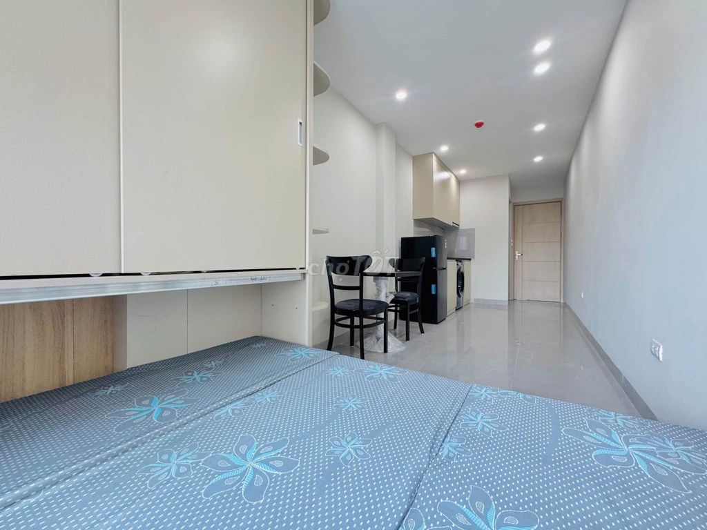 New balcony full interior with Hoàng Mai elevator