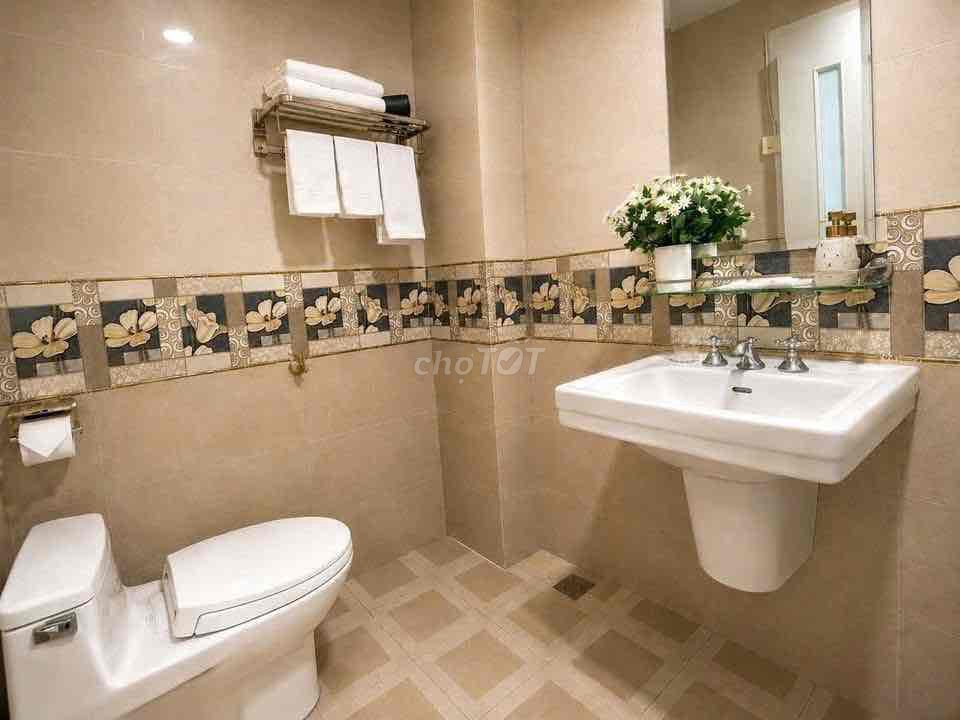 Rent Lạc Long Quân 3 bedrooms full of modern furniture 22 million