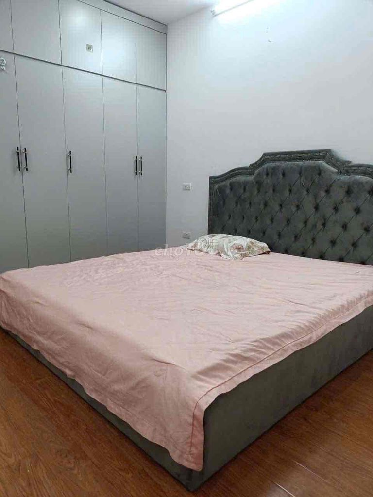 Rent the king's family. Three bedrooms are open. 13 million.