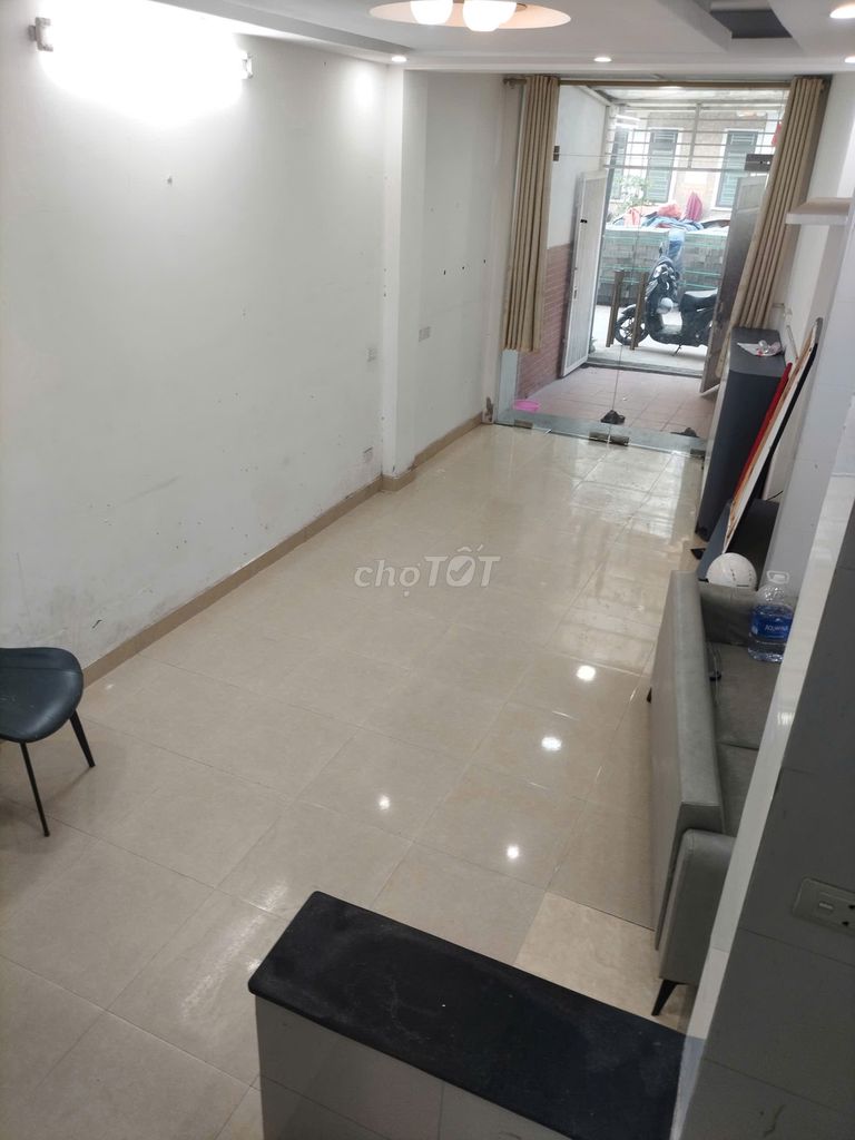 Rent an entire apartment out of 387 Vũ Tông Phan.