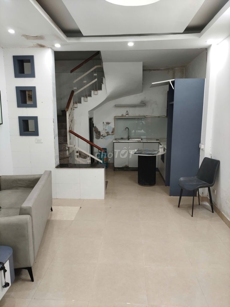 Rent an entire apartment out of 387 Vũ Tông Phan.