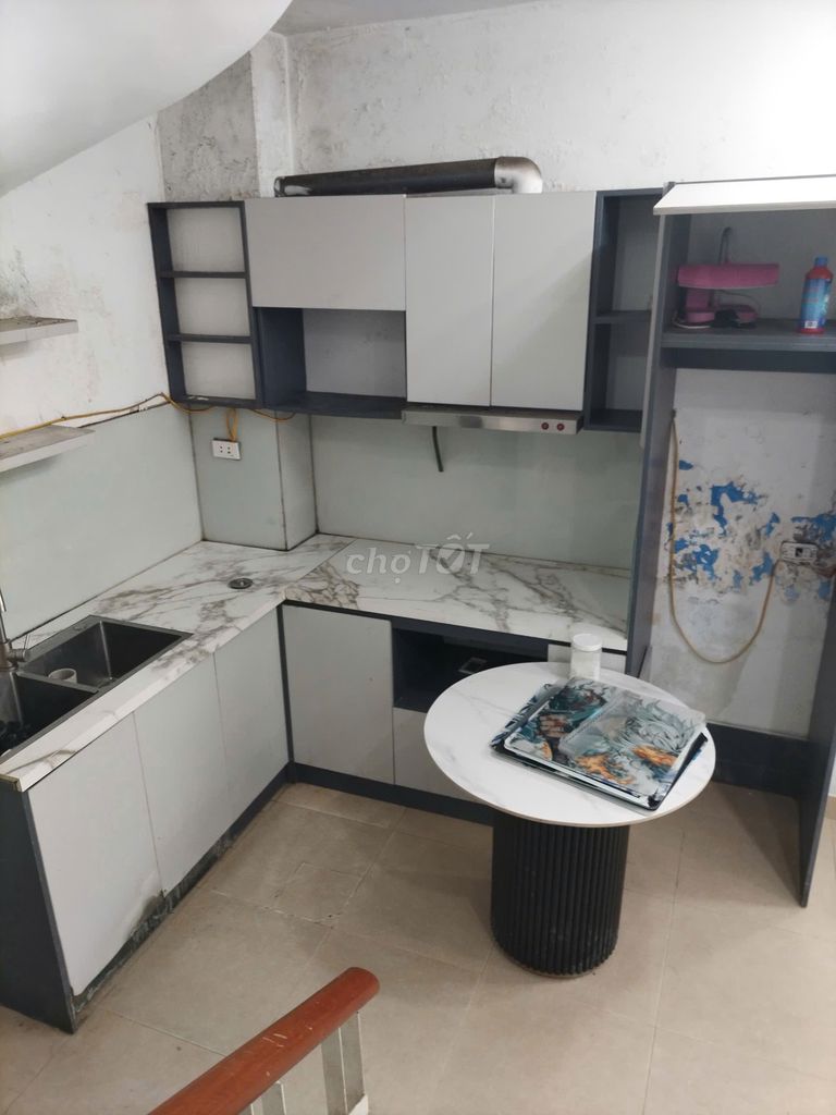 Rent an entire apartment out of 387 Vũ Tông Phan.