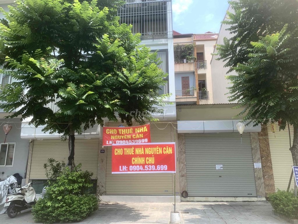 Rent a three-story original house.