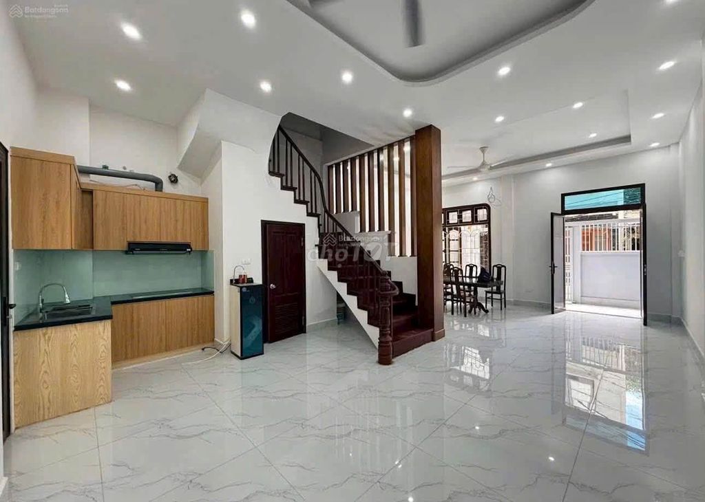Rent An Dương Vương, Tây Hồ, 80 meters x 3/3 floors, 4 bedrooms