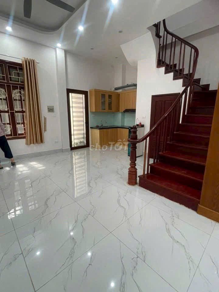 Rent An Dương Vương, Tây Hồ, 80 meters x 3/3 floors, 4 bedrooms
