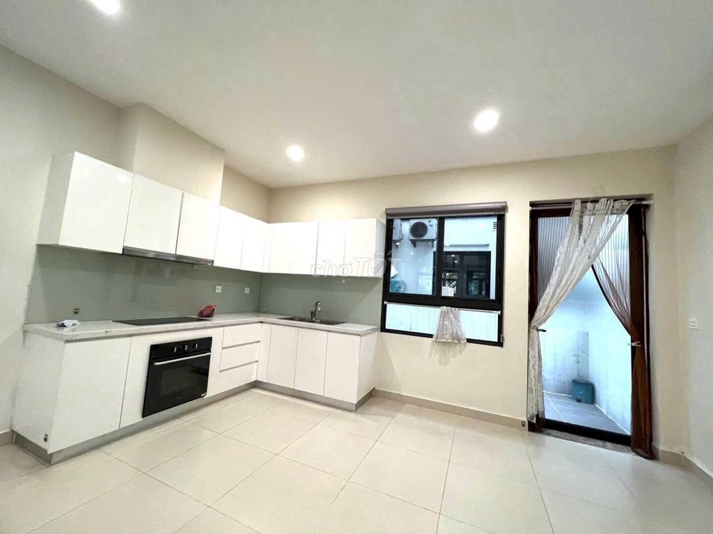 Rent Qq112.5 m full interior